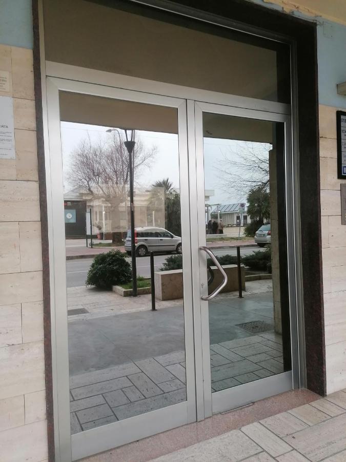Love House - Apartment On The Beach Pescara Luaran gambar