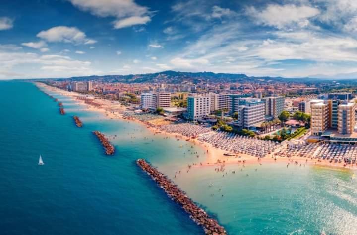 Love House - Apartment On The Beach Pescara Luaran gambar